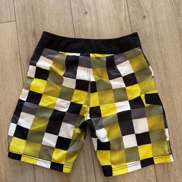 VooDoo Swim Trunks Board Shorts Mens 30 Black Yellow Checked Beach Vacation Pool - Picture 6 of 7